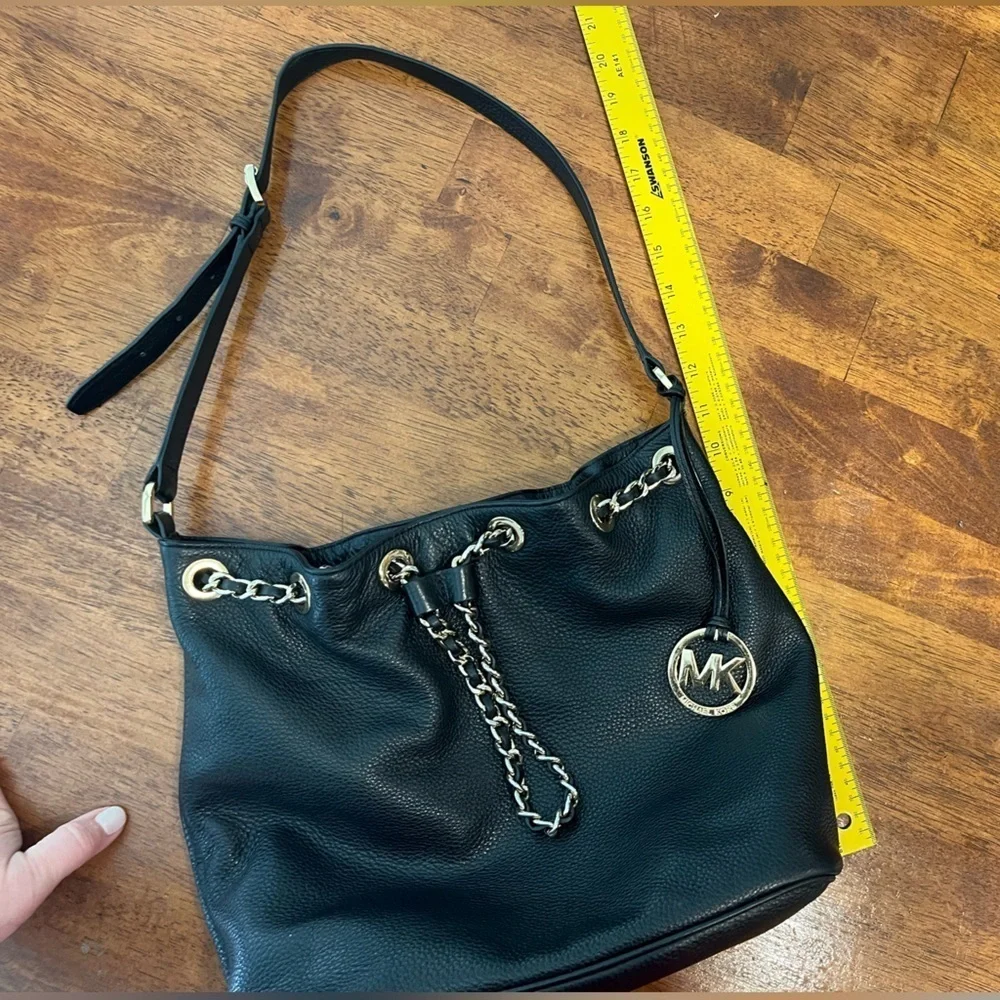 Michael Kors black Frankie Messenger bag purse